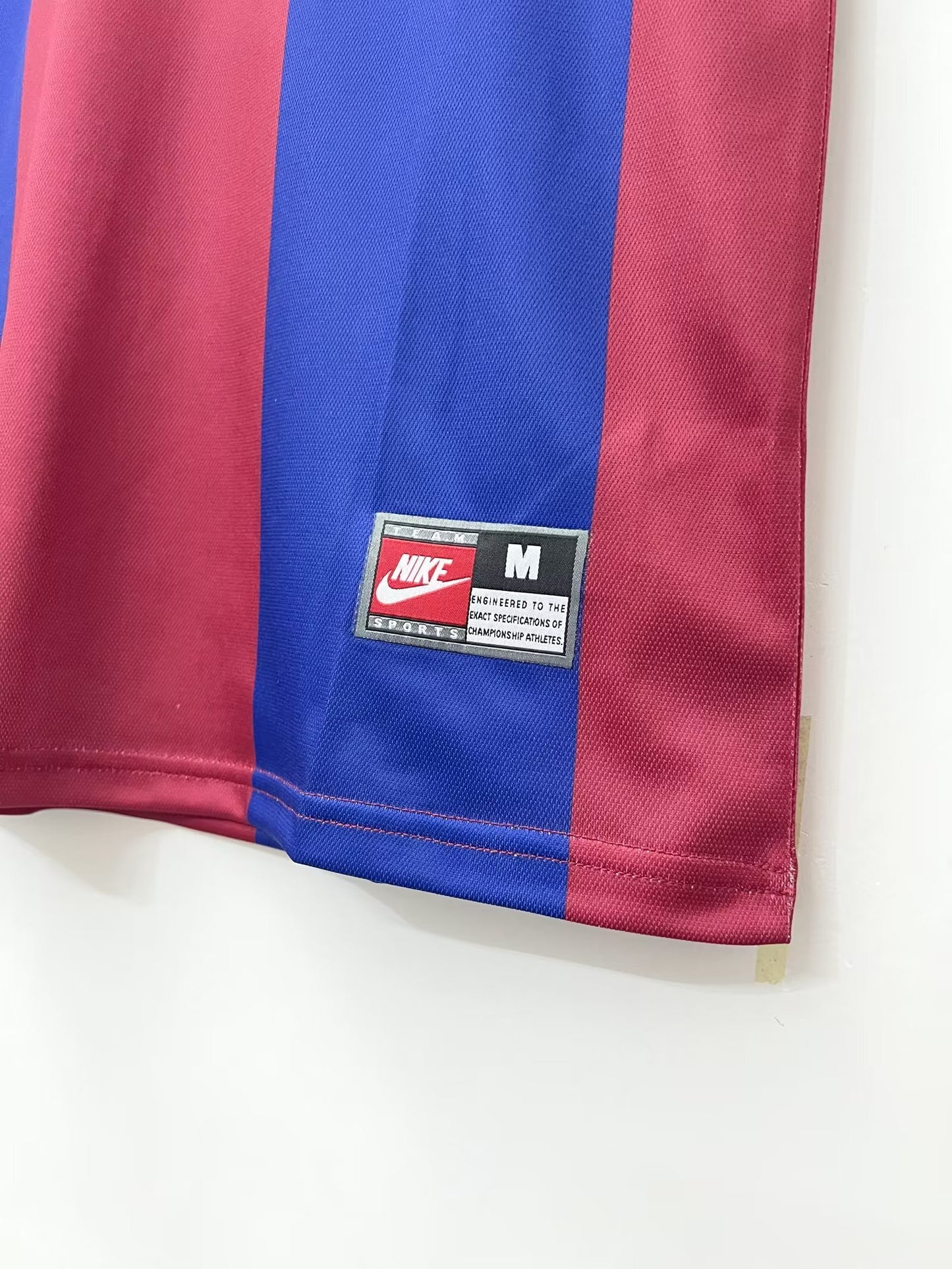 Man's Retro Jersey Barcelona Team - 1998/99