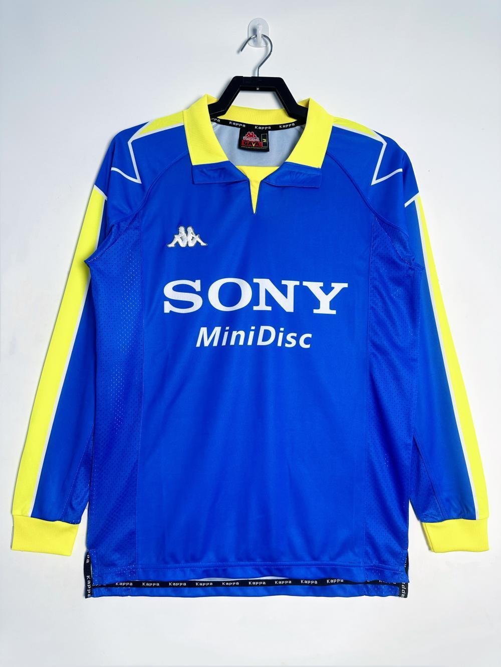 Man's Retro Long Sleeve Juventus Team Away - 1997/99