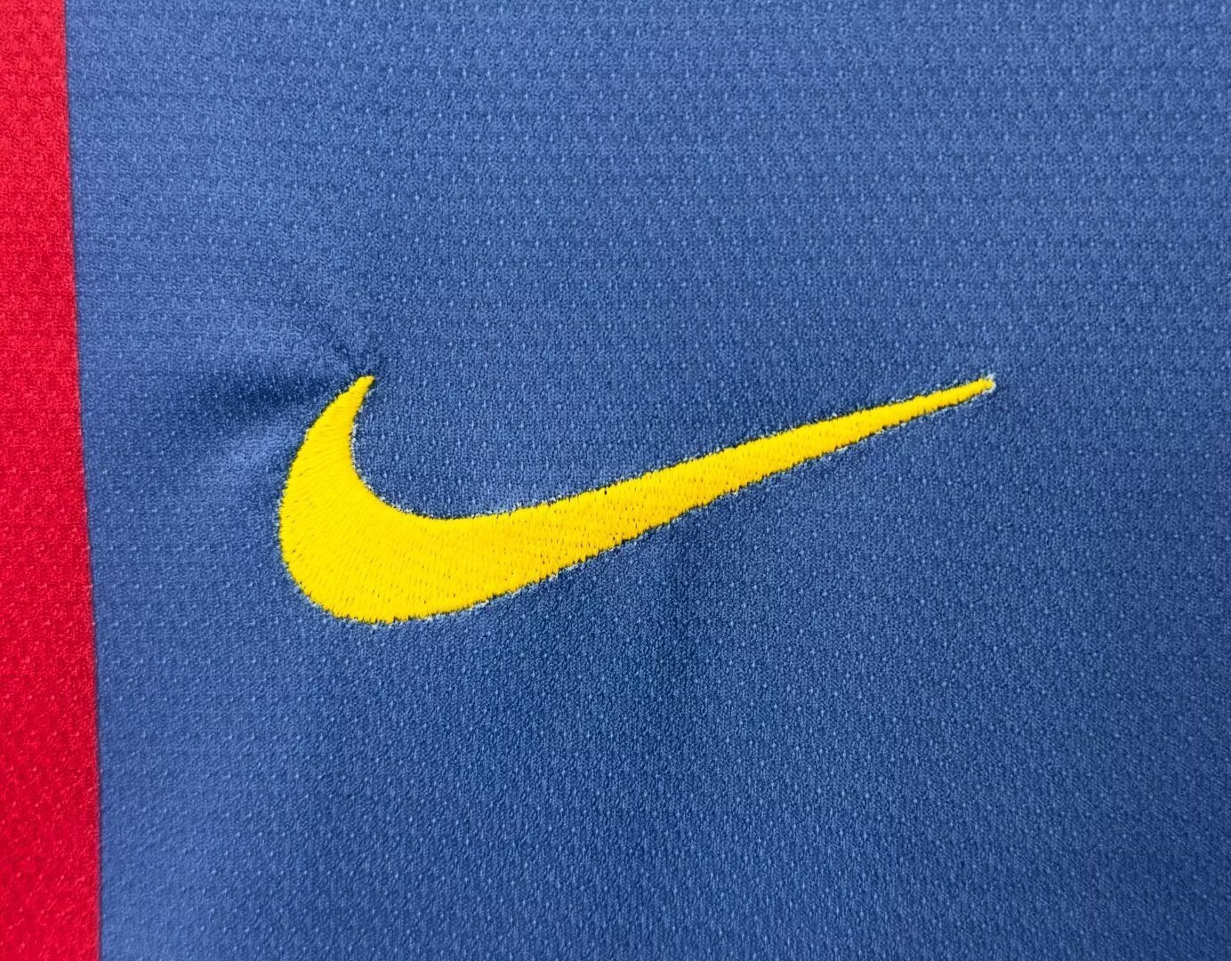 Man's Retro Jersey Barcelona Team - 2006/07