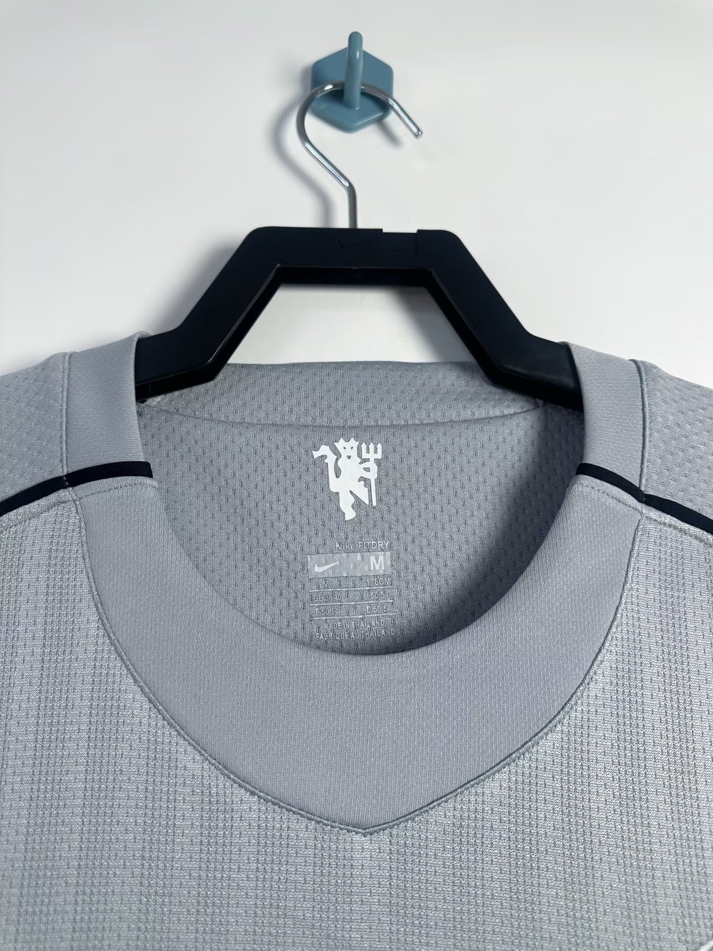 Man's Retro Long Sleeve Manchester United Team Grey GK - 2007/08