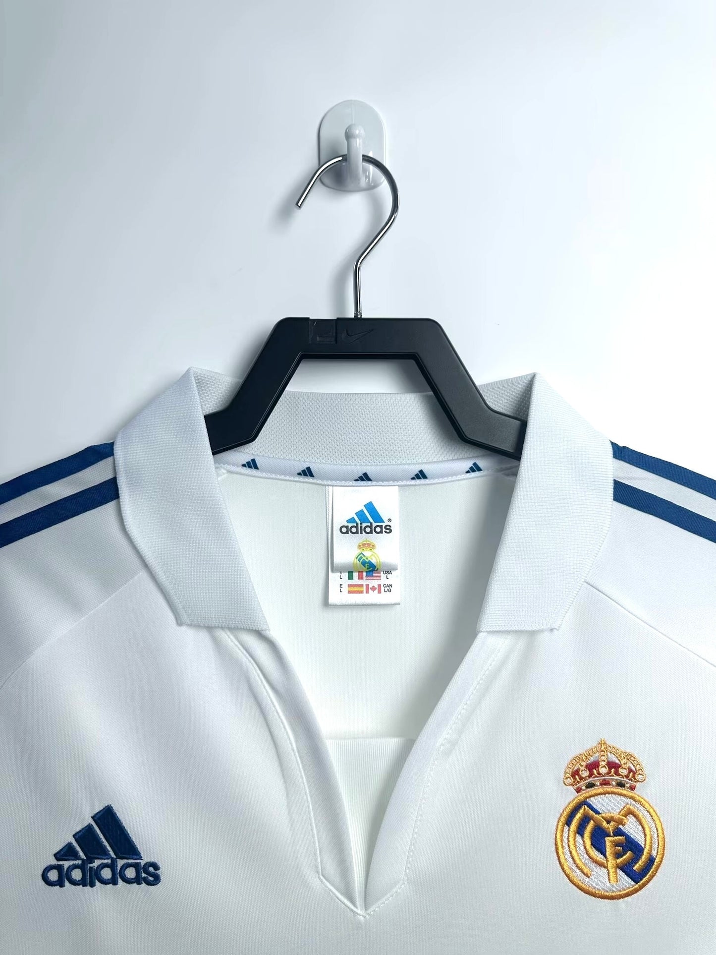 Man's Retro Jersey Real Madrid Team - 2001/2002