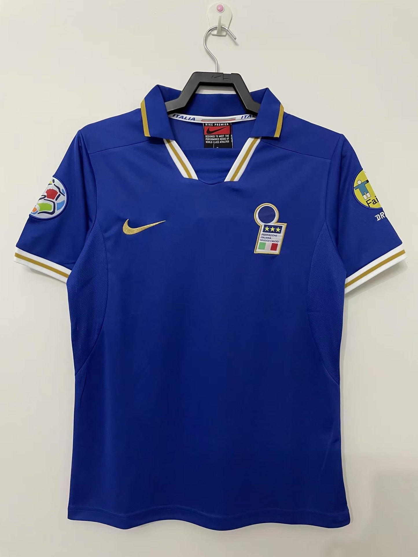 Man's Retro Jersey Italy National Team - 1996